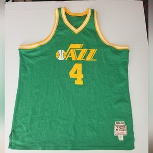 Deadstock Authentic Mitchell and Ness Adrian Dantley Utah Jazz Jersey  1982-83